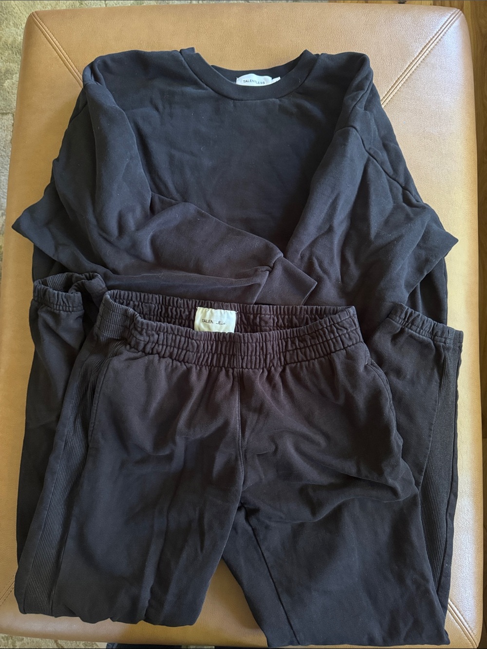 TALENTLESS Black Crewneck sweatshirt and sweatpants set